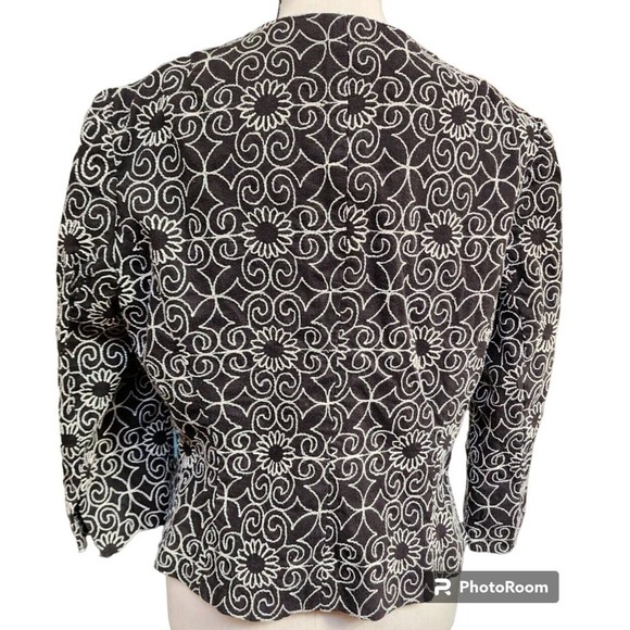 Bandolino Embroidered Jacket Top Linen Blend Size 8P Black/White - Picture 3 of 6